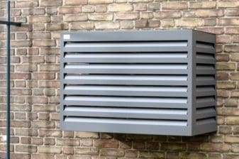 airco kast tegen de gevel